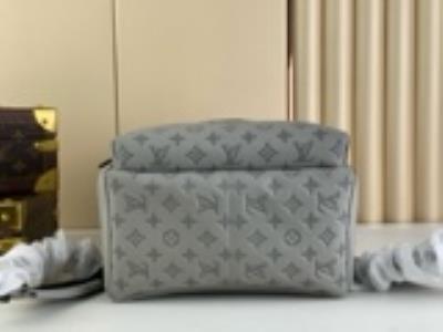 wholesale quality louis vuitton discovery backpack grey 